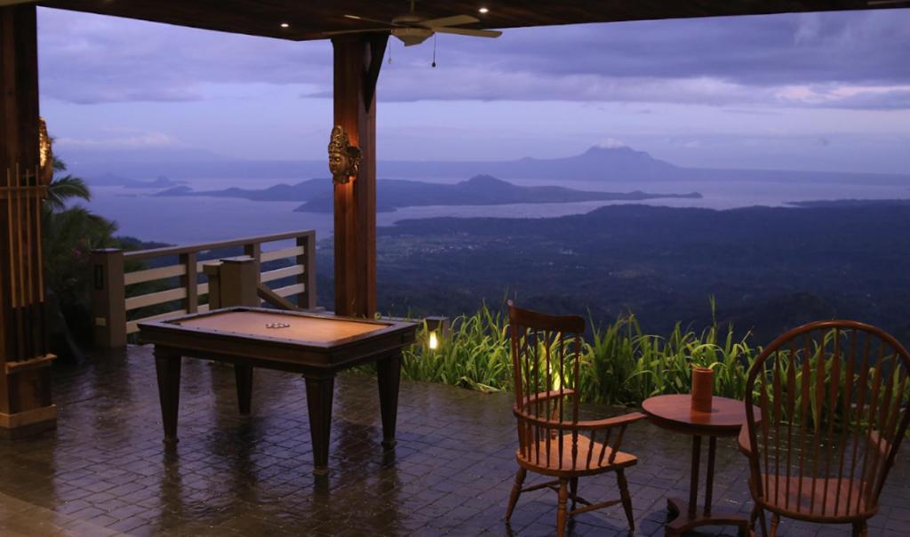 The Oriental Luxury Suites Tagaytay Tagaytay City Exterior photo