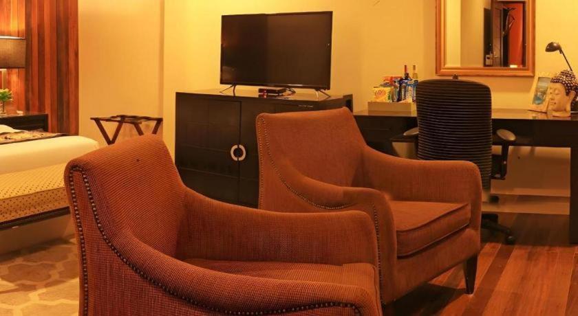 The Oriental Luxury Suites Tagaytay Tagaytay City Exterior photo