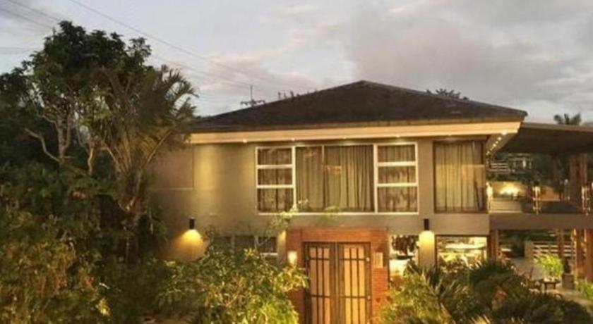 The Oriental Luxury Suites Tagaytay Tagaytay City Exterior photo