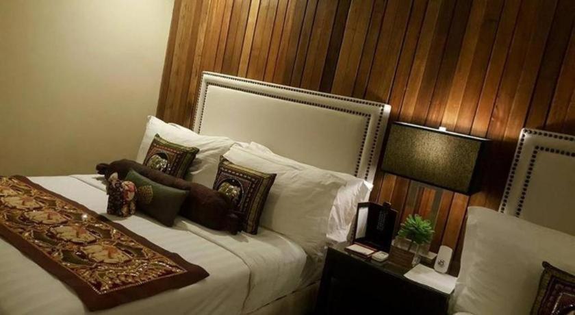 The Oriental Luxury Suites Tagaytay Tagaytay City Exterior photo